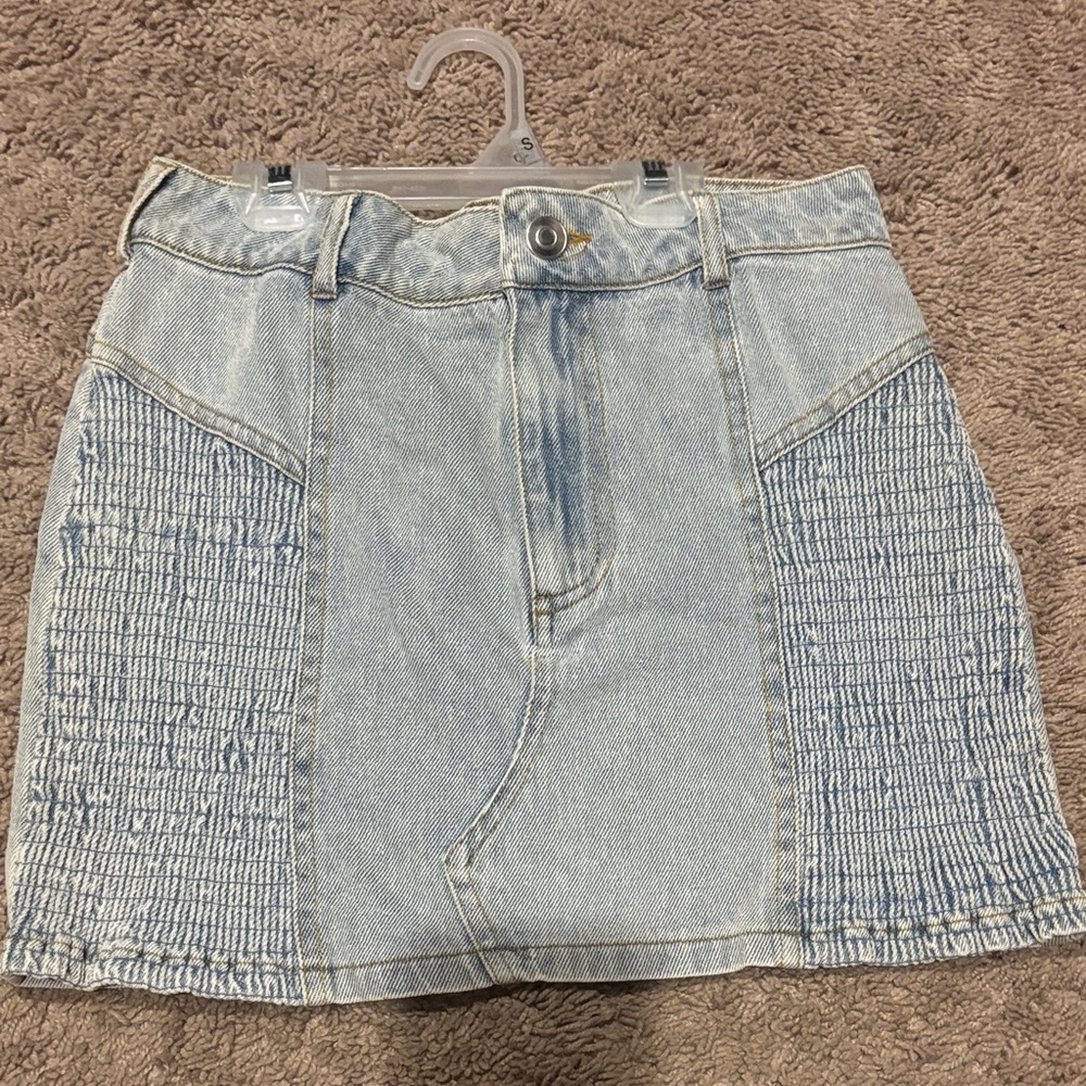 Women’s small Light Wash Denim Mini Skirt rouched